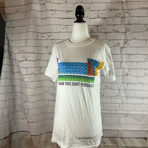 “TEE LUV” Periodic Table Graphic T Shirt. - Picture 2 of 8